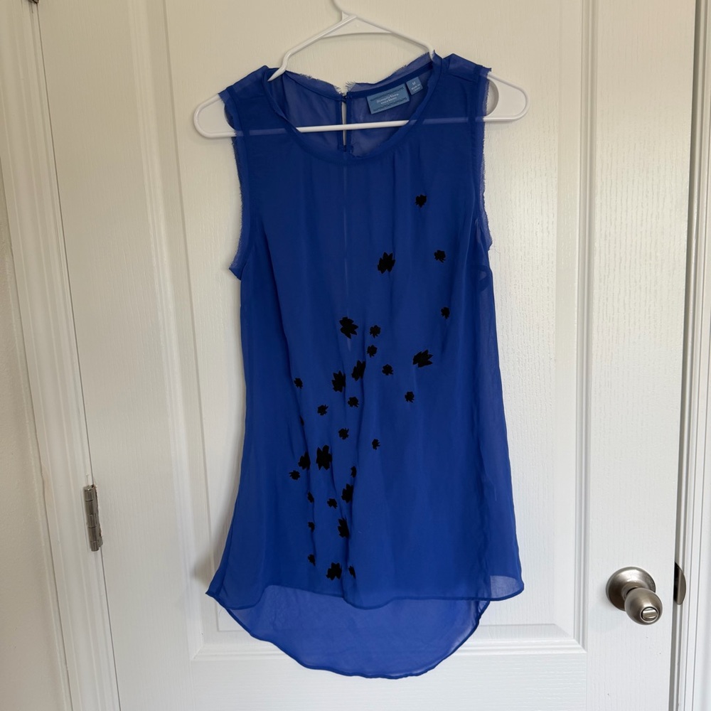 Simply Vera Vera Wang Royal Blue Top with Black Floral Design